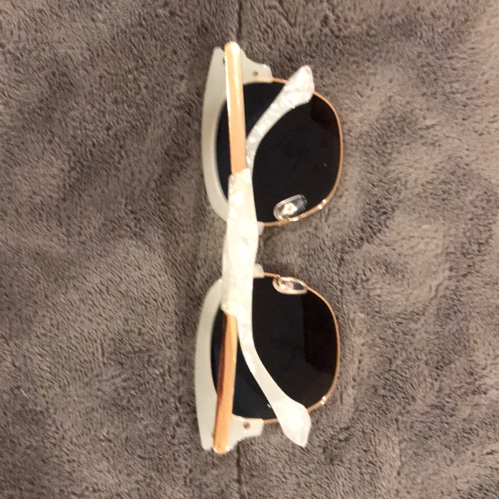sunglasses - Picture 2 of 2